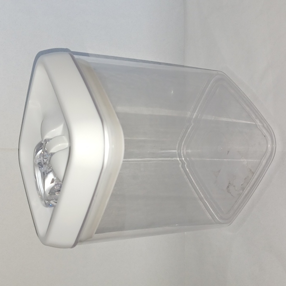 Felli Flip-tite canister square base clear storage container + white lid 1.8 qt